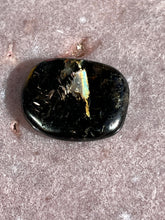 Load image into Gallery viewer, Nuummite 10