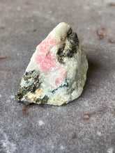 Load image into Gallery viewer, Tugtupite 8