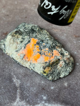 Load image into Gallery viewer, Tugtupite 12