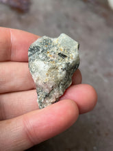 Load image into Gallery viewer, Tugtupite 11