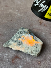 Load image into Gallery viewer, Tugtupite 14