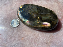 Load image into Gallery viewer, Labradorite palmstone 10