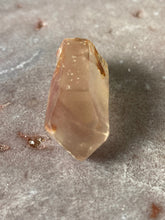 Load image into Gallery viewer, Lithium Quartz 16