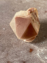 Load image into Gallery viewer, Lithium Quartz 25