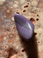 Load image into Gallery viewer, Sugilite tumble 40