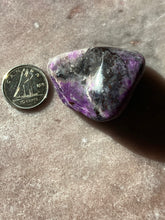 Load image into Gallery viewer, Sugilite tumble 41