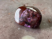 Load image into Gallery viewer, Sugilite tumble 67 - with bustamite