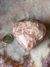 Load image into Gallery viewer, Rose quartz heart
