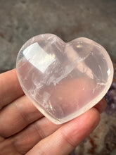 Load image into Gallery viewer, Rose quartz heart (clear)
