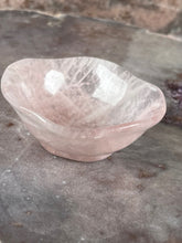 Load image into Gallery viewer, Rose quartz bowl (lg)
