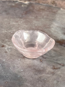 rose quartz bowl (sm)