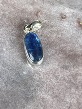 Load image into Gallery viewer, faceted kyanite pendant
