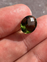 Load image into Gallery viewer, Moldavite faceted 2
