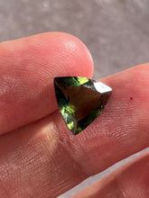 Load image into Gallery viewer, Moldavite faceted 5
