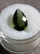 Load image into Gallery viewer, Moldavite faceted 6
