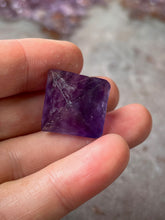 Load image into Gallery viewer, Fluorite octahedron purple
