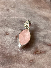 Load image into Gallery viewer, Morganite pendant 3
