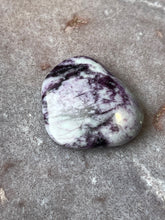 Load image into Gallery viewer, Kammererite in Serpentine tumble 2
