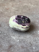 Load image into Gallery viewer, Kammererite and Serpentine tumble 3
