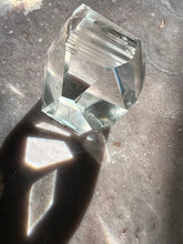 Load image into Gallery viewer, Lemurian portal Columbian 15 LC15
