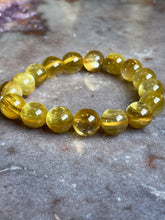 Load image into Gallery viewer, Golden mica bracelet
