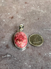 Load image into Gallery viewer, Thulite pendant
