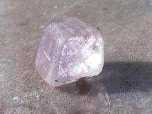 Load image into Gallery viewer, Kunzite polished 5
