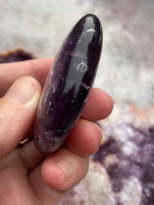 Gem lepidolite palmstone 4