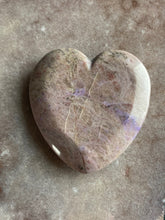 Load image into Gallery viewer, Jade purple &amp; pink heart 20
