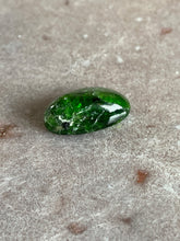 Load image into Gallery viewer, Chrome diopside tumble 7
