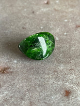 Load image into Gallery viewer, Chrome diopside tumble 6
