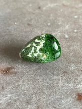 Load image into Gallery viewer, Chrome diopside tumble 5
