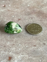 Load image into Gallery viewer, Chrome diopside tumble 5
