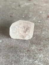 Load image into Gallery viewer, morganite free form 5
