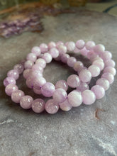 Load image into Gallery viewer, Kunzite stretchy bracelet
