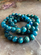 Load image into Gallery viewer, Apatite stretchy bracelet
