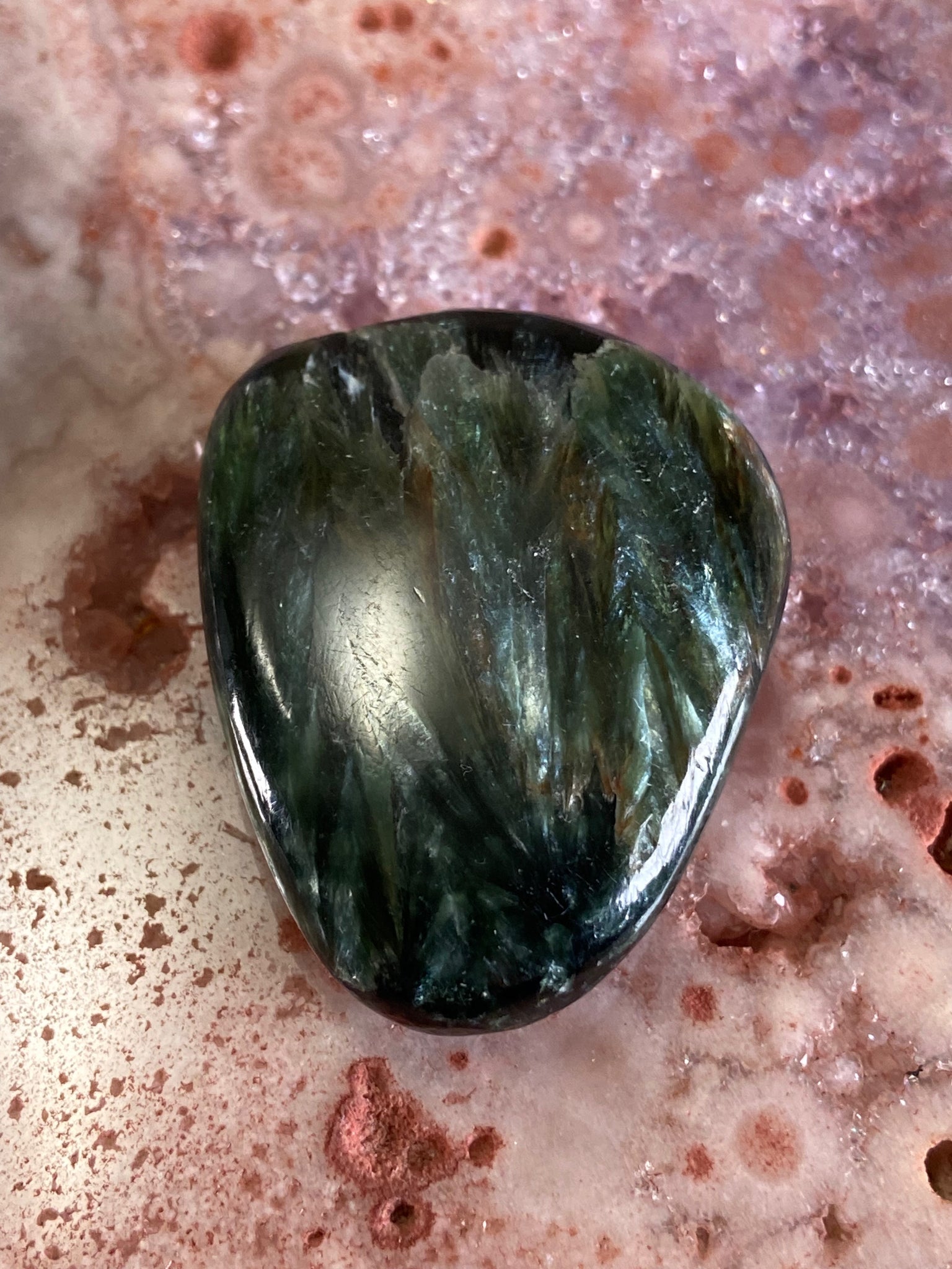 Seraphinite palm stone 3 – Stone Haven Gems