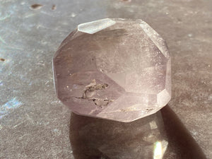 Kunzite facet 5