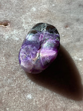 Load image into Gallery viewer, Sugilite tumble 35
