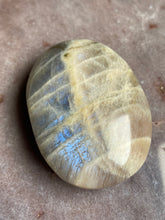 Load image into Gallery viewer, Moonstone Sunstone palm stone
