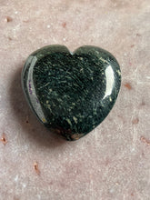Load image into Gallery viewer, Serpentine with Pyrite heart 7
