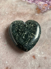 Load image into Gallery viewer, Serpentine with Pyrite heart 3
