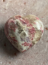 Load image into Gallery viewer, Pegmatite heart 4
