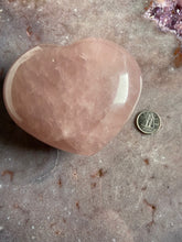 Load image into Gallery viewer, Rose quartz heart 6
