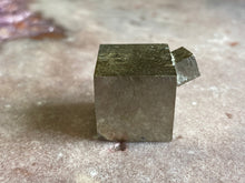 Load image into Gallery viewer, Pyrite cube 9
