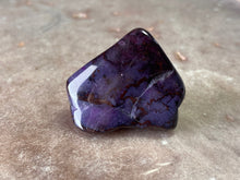 Load image into Gallery viewer, Sugilite tumble 62 - with richterite
