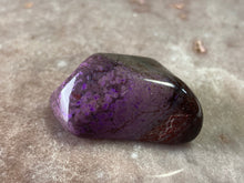Load image into Gallery viewer, Sugilite tumble 61 - with bustamite
