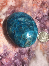Load image into Gallery viewer, Apatite palm stone

