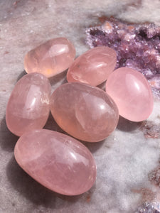 Rose quartz palm stone