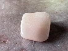 Load image into Gallery viewer, Morganite tumble 4
